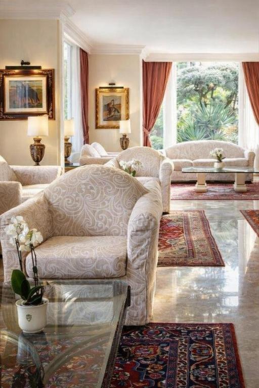 Quiet Salon